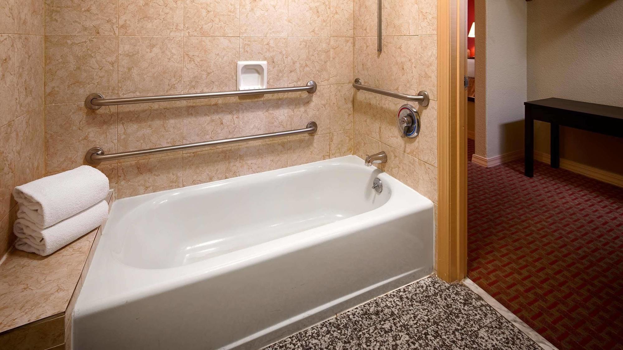 Best Western Airport Inn Monroe Εξωτερικό φωτογραφία