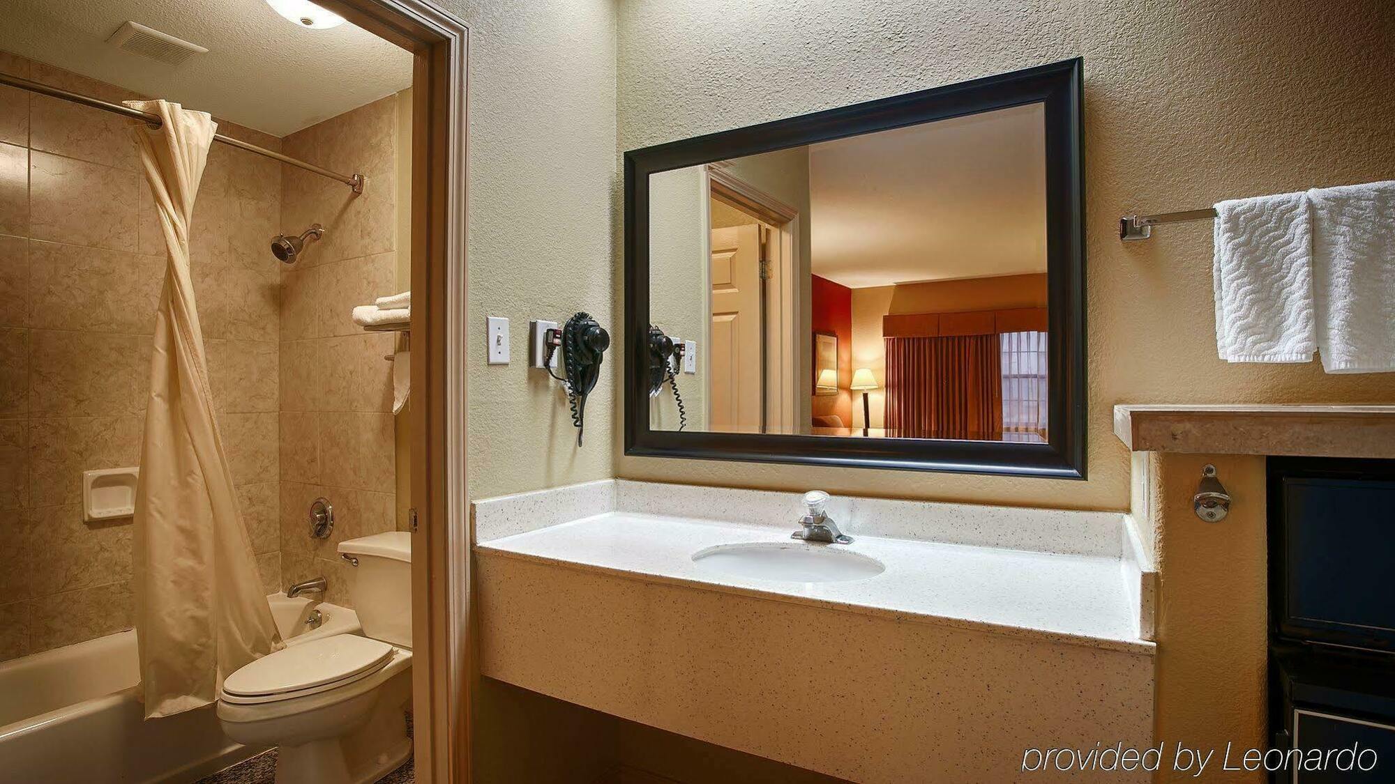 Best Western Airport Inn Monroe Εξωτερικό φωτογραφία